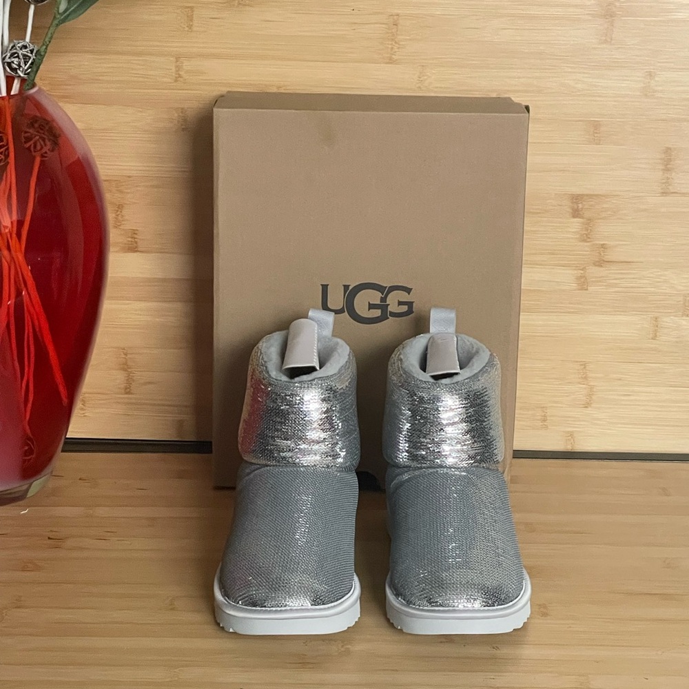 UGG Classic Mini Mirror Ball Bootie Silver Sequin Size 7